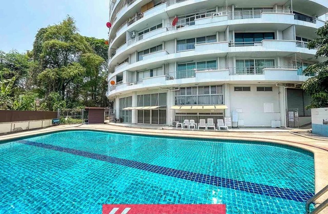 Stunning Mountain View Duplex w Full Kitchen - Walk to Nimman