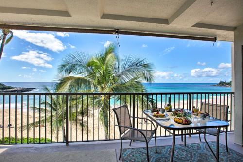Stunning Makaha Condo with Pool Access and Ocean View!