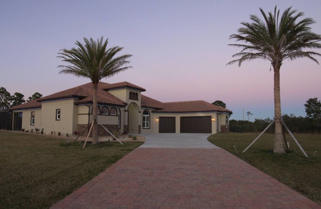 Stunning Mediterranean-style estate with spillover hot tub/pool! Atlantic Oasis!
