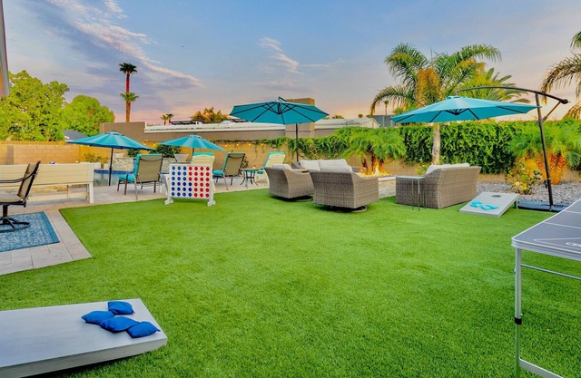 Stunning Modern Remodel Near Old Town, New Heated Pool, Spa & Fire Pit HUGE YARD