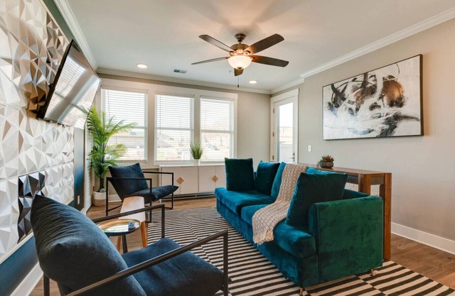 Stunning Nations Condo Minutes from Broadway