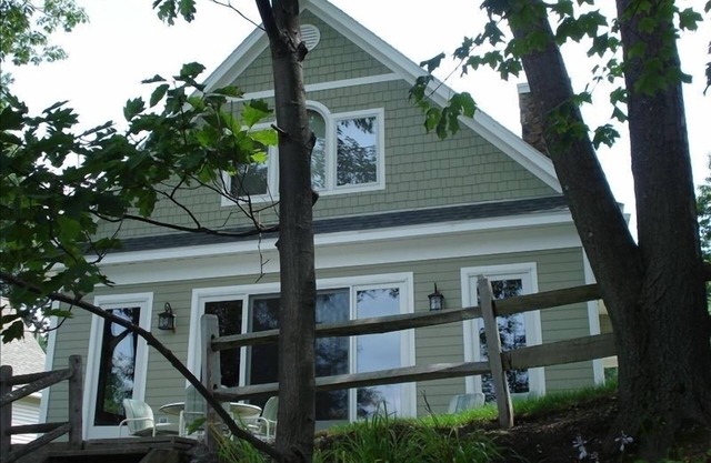 Stunning Newer Lakefront Home Near Berkshires wGourmet Kitchen