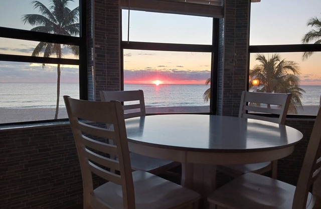 Stunning Oceanfront View *PRIME Location*In the ♡ Broadwalk*Free Off St Park