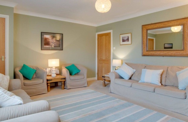 Stunning private villa for 8 guests with WIFI, TV, patio, pets allowed, panoramic view and parking