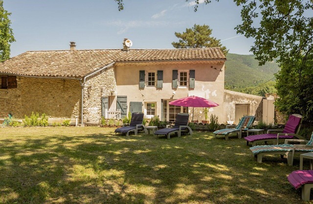 Stunning private villa for 8 people with WIFI, A/C, TV, terrace and pets allowed