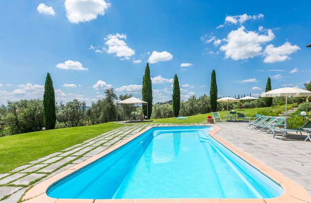 Stunning private villa with private pool, A/C, WIFI, TV, terrace, pets allowed and panoramic view