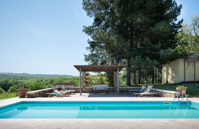 Stunning private villa with private pool, WIFI, A/C, TV, patio, panoramic view and parking