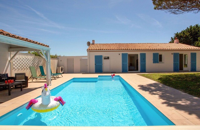 Stunning private villa for 6 guests with WIFI, private pool, TV and terrace