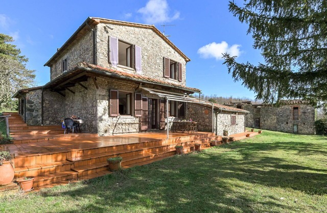 Stunning private villa for 8 guests with WIFI, TV, patio and pets allowed