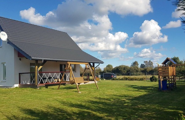 Stunning private villa for 7 guests with WIFI, TV, terrace, pets allowed and parking