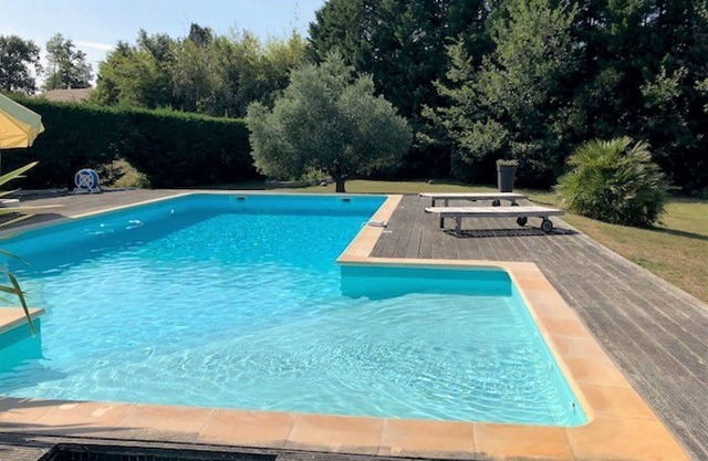 Stunning private villa for 6 guests with WIFI, private pool, TV, terrace and pets allowed