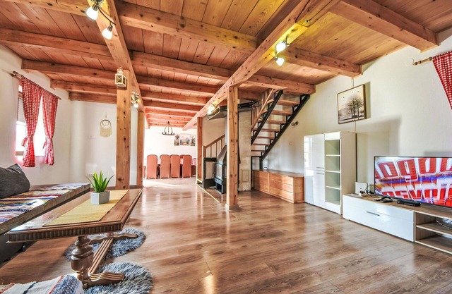 Stunning private villa for 11 people with WIFI, A/C, TV, panoramic view and parking