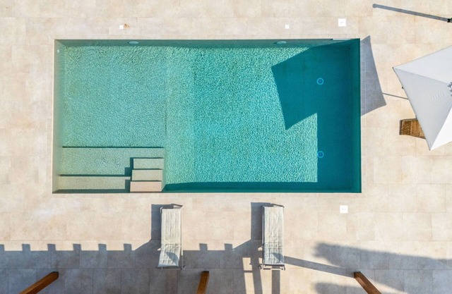 Stunning private villa with WIFI, A/C, hot tub, private pool, terrace, panoramic view and parking
