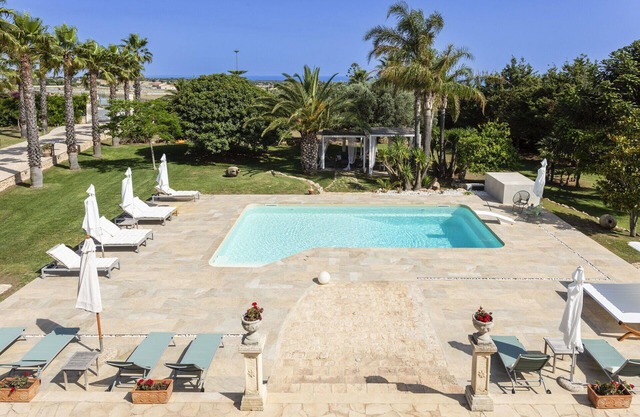Stunning private villa for 6 guests with private pool, A/C, WIFI, TV and terrace