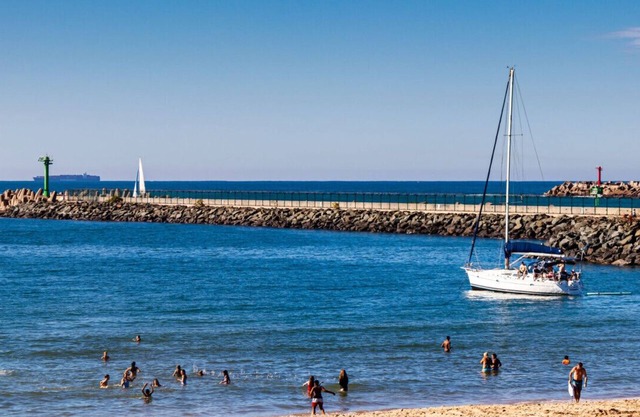 Stunning Sails on Point G502