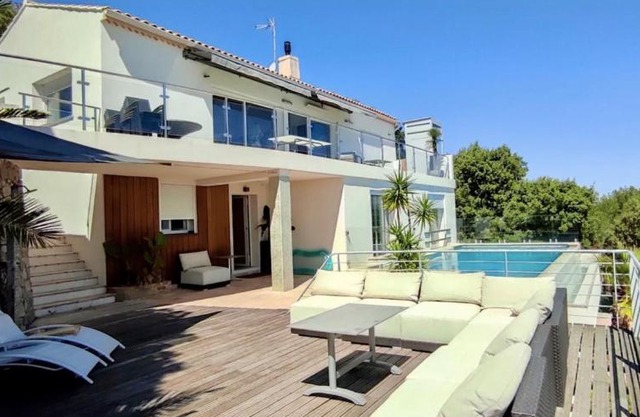 Stunning Sea view family villa by the beach