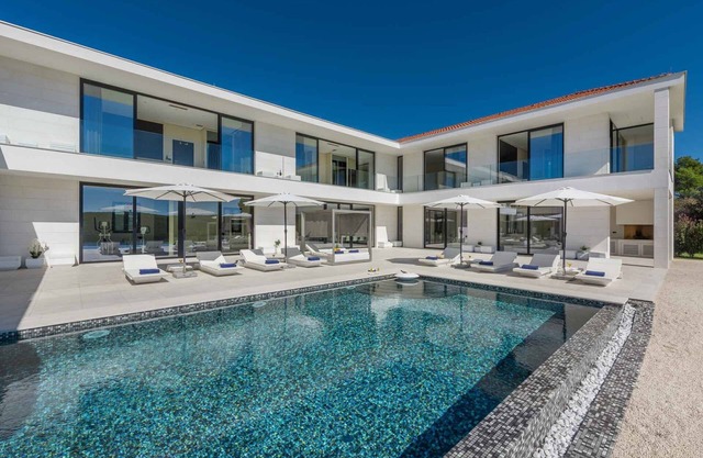 Stunning Seafront House in Istria | Villa Vrsar Magnifique