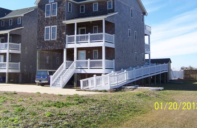 Stunning Soundfront Retreat