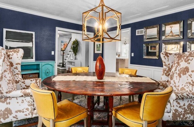 Stunning Stylish Home PrimeLocation 4 BR