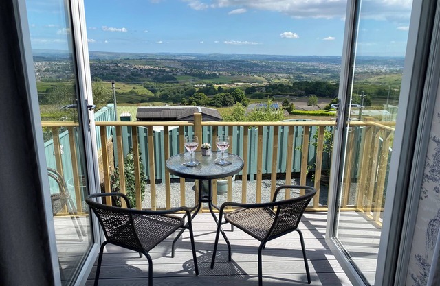 Stunning views. Countryside walks or cycle trails. Nearby pubs and music venues
