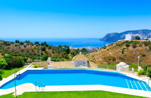 Stunning villa for 6 people with pool, A/C, WIFI, TV and terrace