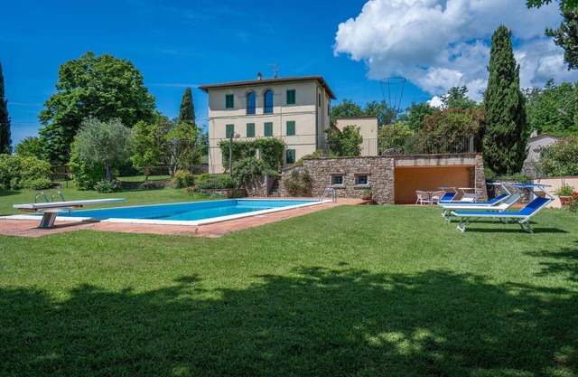 Stunning villa for 8 guests with WIFI, private pool, TV and pets allowed