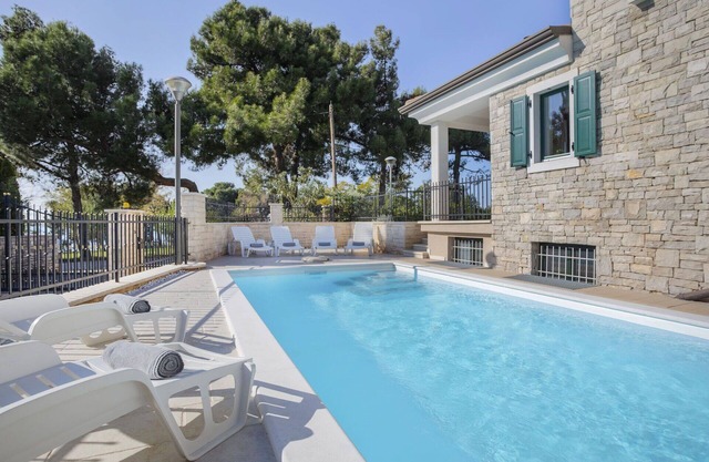 Stunning villa for 8 guests with private pool, WIFI, A/C, TV and terrace