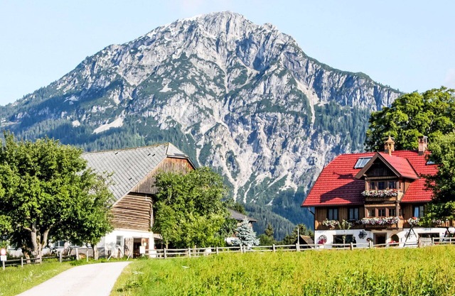 Stunning villa for 9 guests with WIFI, TV and pets allowed