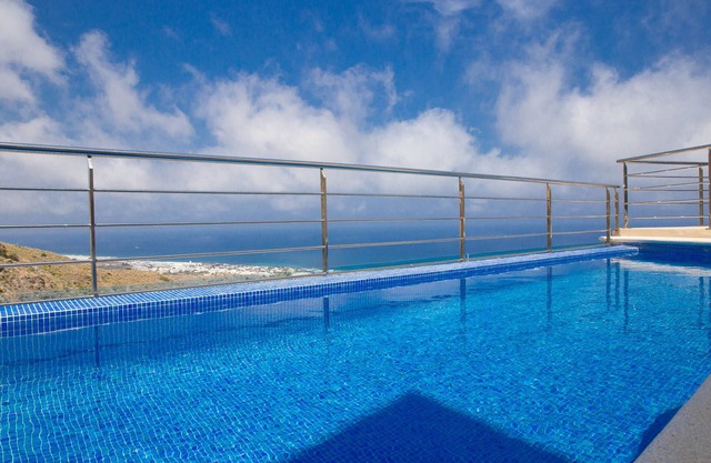 STUNNING VILLA IN THE PARATA