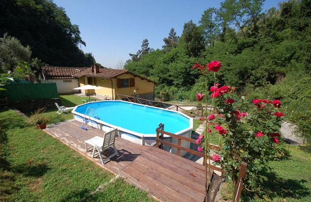 Stunning villa for 6 people with internet, private pool, TV, patio and pets allowed