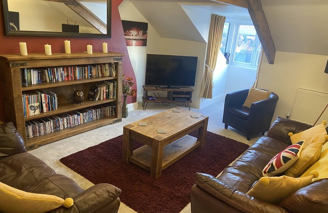 Stunning Whitby Penthouse Apartment with Abbey View