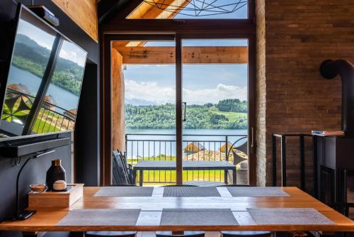 Stylchyn Park-Apartament z Widokiem na Jezioro Czorsztyńskie - by Upstairs