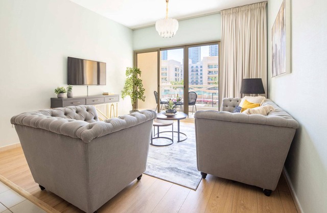 Stylish 1BR Close to Golf Course in The Greens