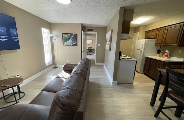 Stylish 1BR: Comfort & Style
