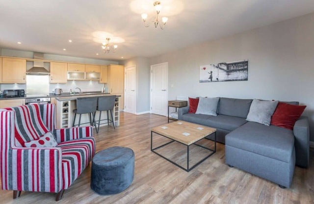 Stylish 2-Bed Flat, 10mins to NEC & Airport Free Parking