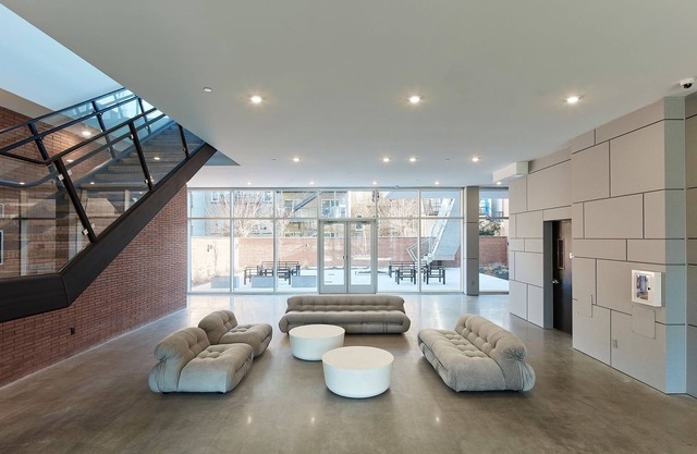 Stylish 2 BR w Roof Deck Access - Mins to NYC
