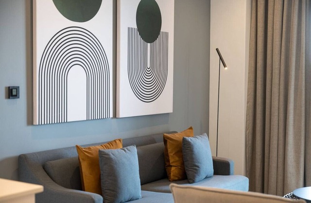 Stylish 2001 Oceans Apartments