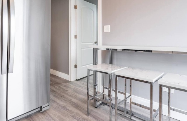 Stylish 5BR/3BA - 2 Units - 2 Kitchens + Parking!