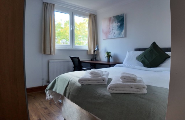 Stylish 5BR/3BA Duplex in Prime London Zone 2 | Near River, Tube & Parks