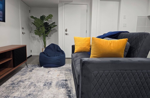 Stylish basement suite in Orchards SW Edmonton