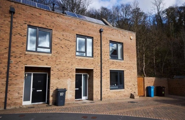 Stylish City Centre house - Parking & Garden