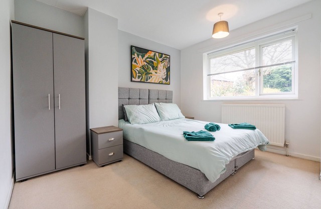 Stylish & Comfortable 3BR Spacious Home w/Parking