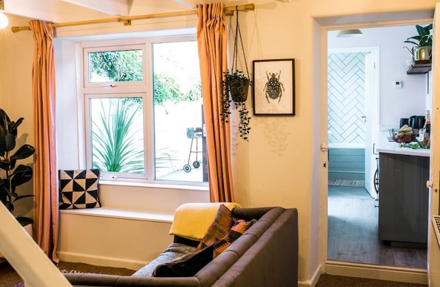 Stylish cottage in the heart of town