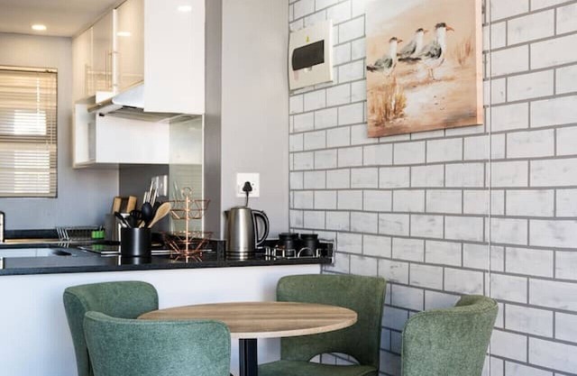 Stylish Gem in East Point 19