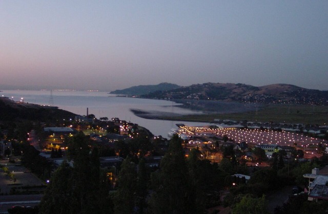 Stylish Larkspur Retreat with stunning views & Amenities