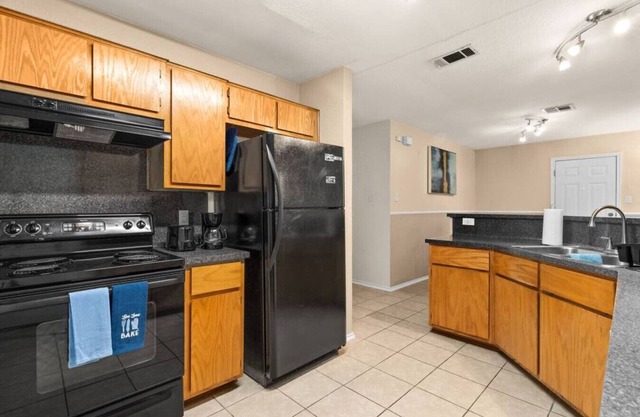 Stylish Modern 2BR/2BA - Spacious & comfy