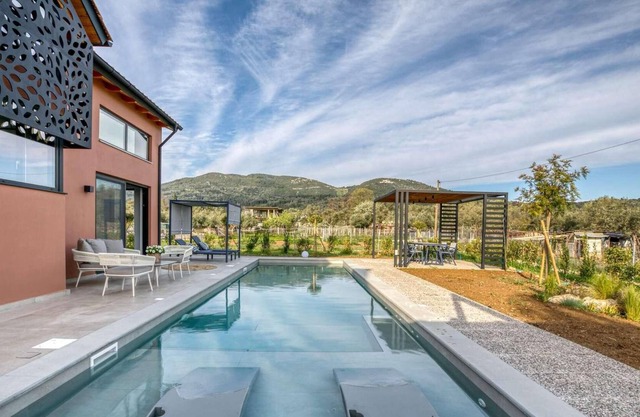 Stylish new villa close to shops, tavernas, beach