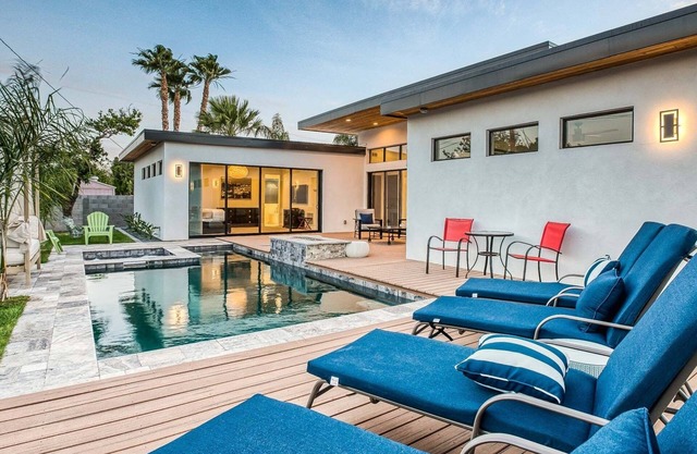 Stylish Old Town Villa - Walk to Dining, Shops & Enjoy Private Pool