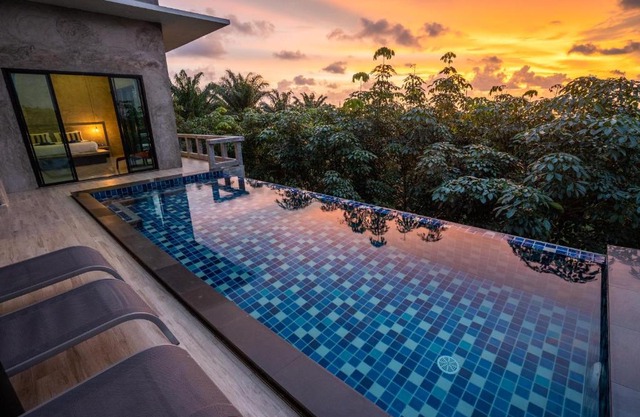 Stylish Pool Villa - 10 Mins Walk To The Beach