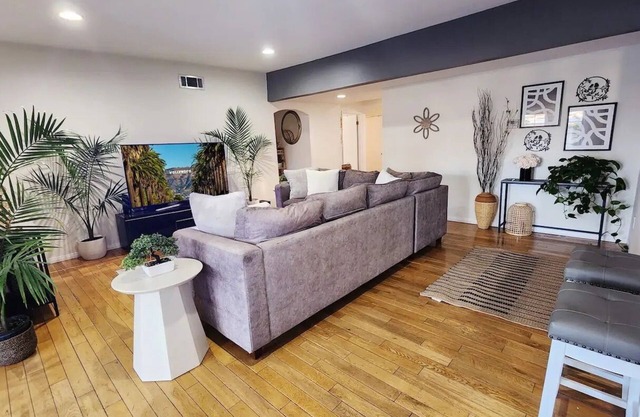 Stylish Ranch with Gorgeous Swimming Pool & Piano